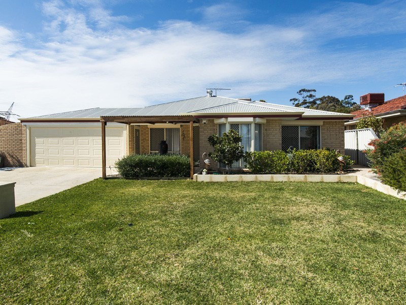 5 Acorn Close, Forrestfield WA 6058