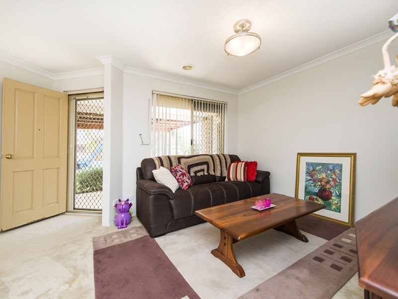 5 Acorn Close, Forrestfield WA 6058