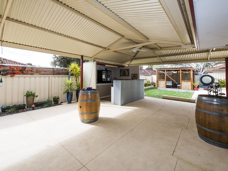 5 Acorn Close, Forrestfield WA 6058