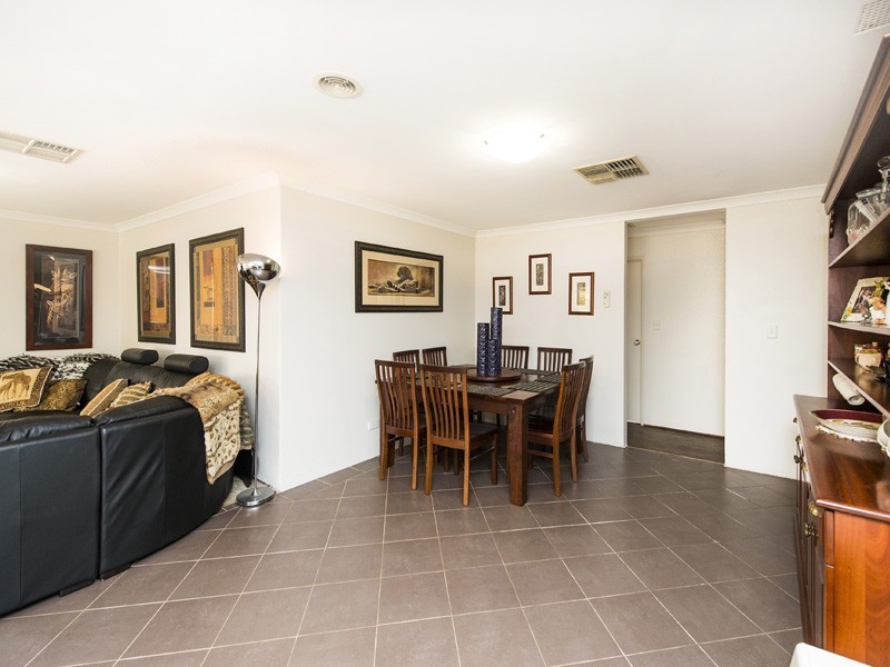 5 Acorn Close, Forrestfield WA 6058