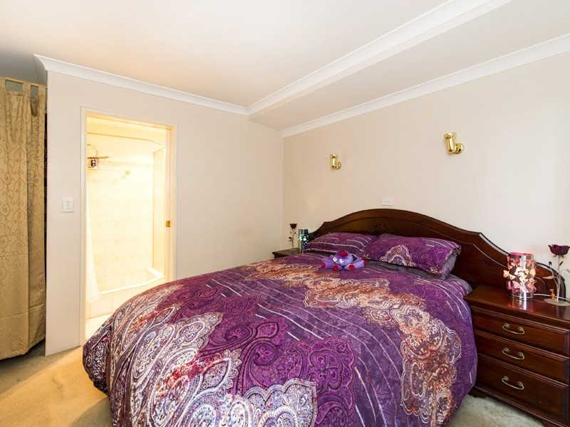 5 Acorn Close, Forrestfield WA 6058