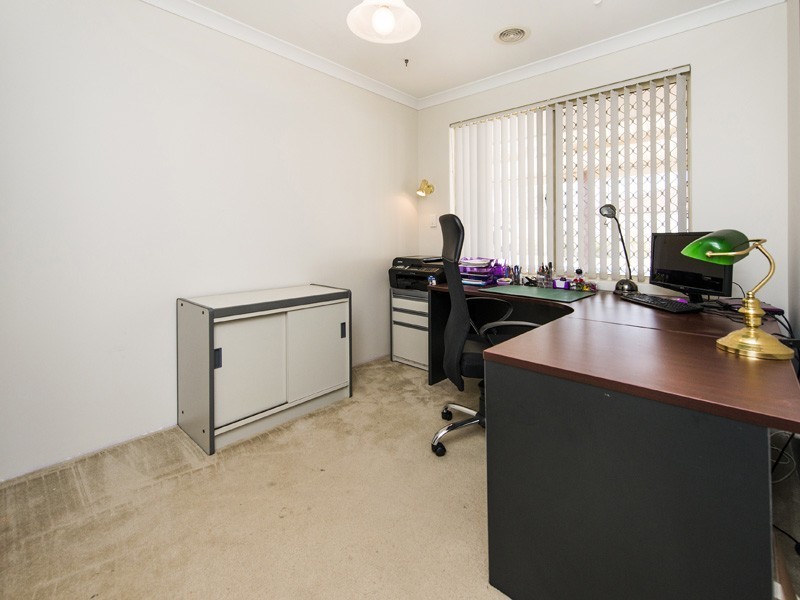 5 Acorn Close, Forrestfield WA 6058