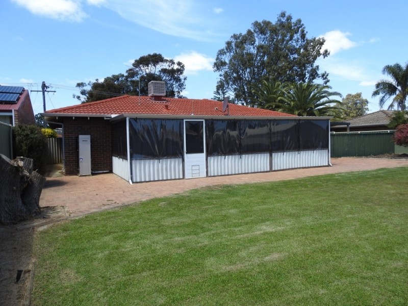 16 Ilex Way, Forrestfield WA 6058