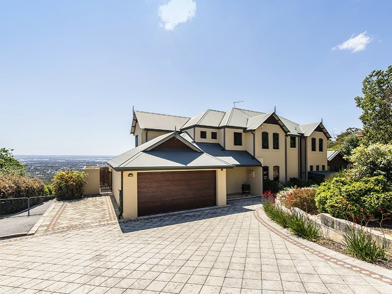 17 Ford Road, Lesmurdie WA 6076