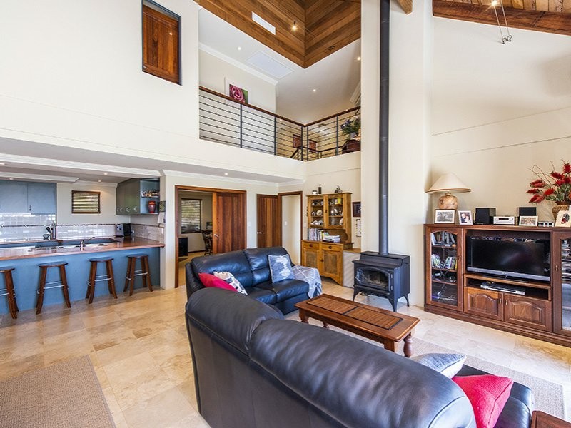 17 Ford Road, Lesmurdie WA 6076