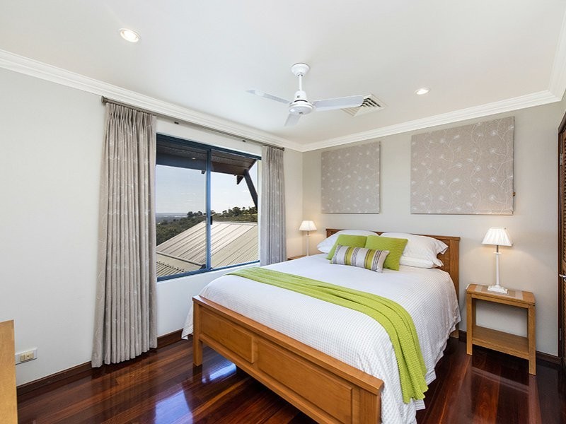 17 Ford Road, Lesmurdie WA 6076