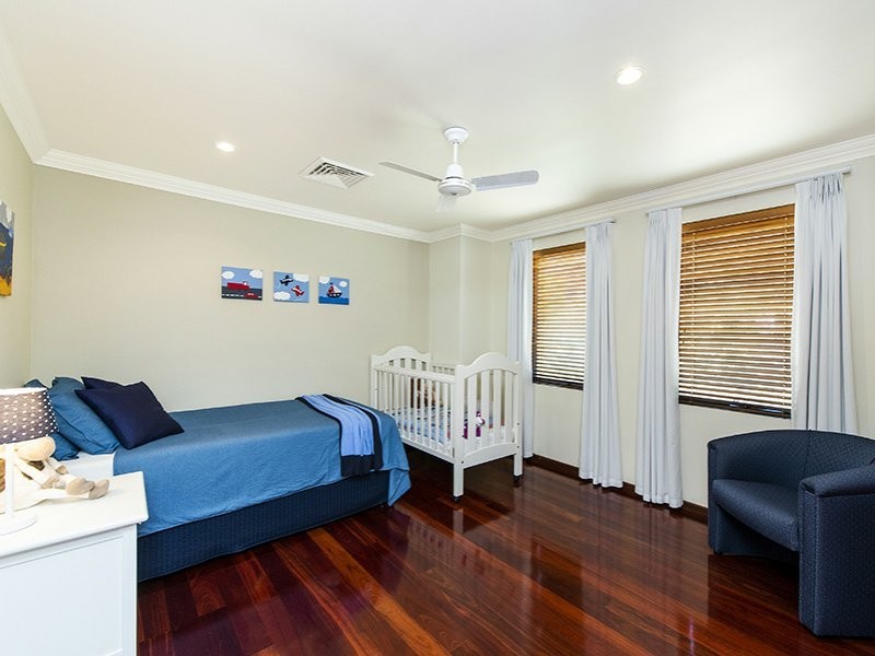 17 Ford Road, Lesmurdie WA 6076