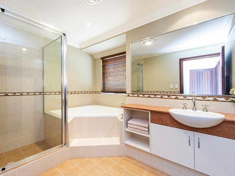 17 Ford Road, Lesmurdie WA 6076