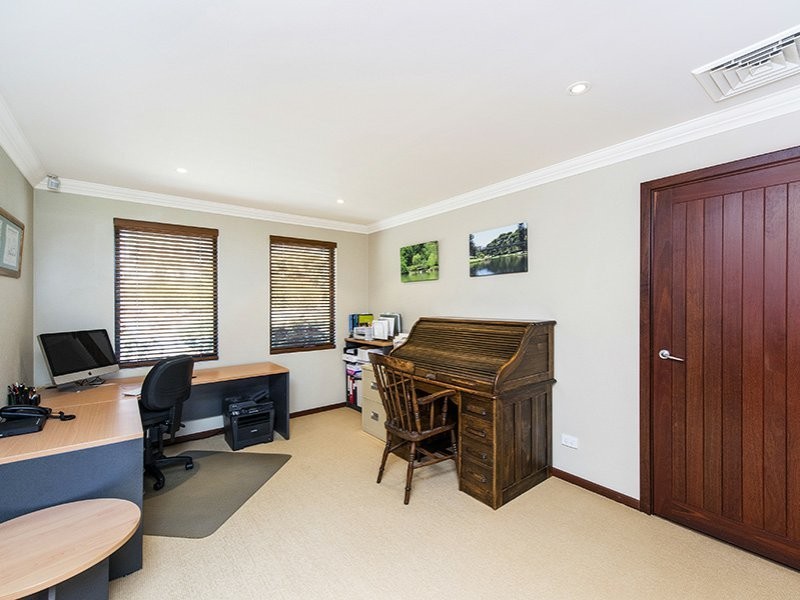 17 Ford Road, Lesmurdie WA 6076