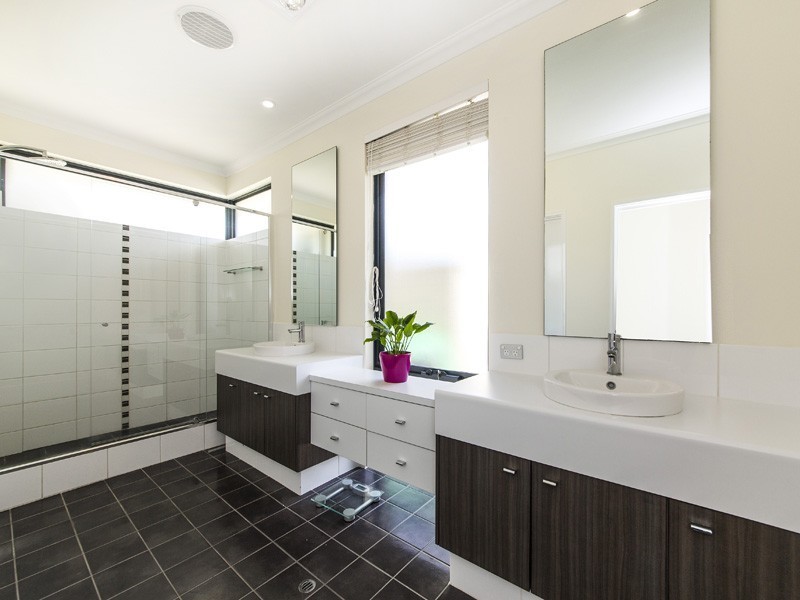 21 Jeanhulley Road, High Wycombe WA 6057