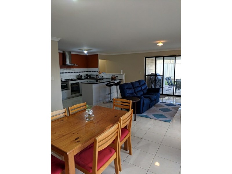 12 Quokka Street, Wattle Grove WA 6107