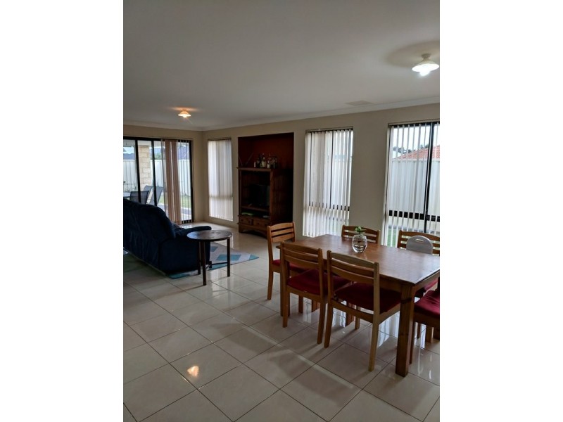 12 Quokka Street, Wattle Grove WA 6107