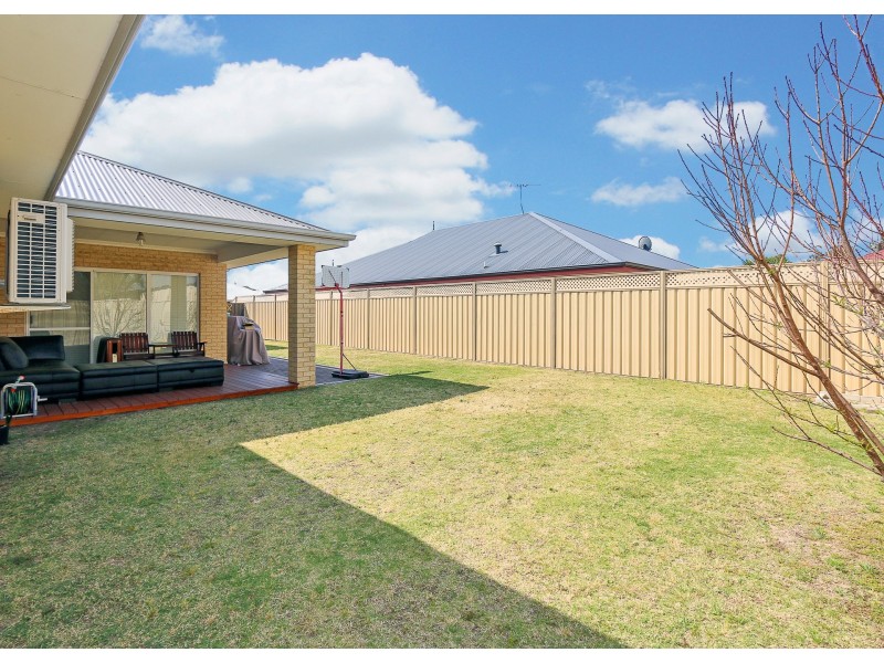 12 Delta Street, Wattle Grove WA 6107