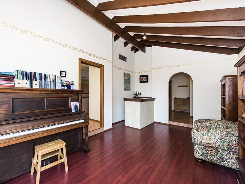 8 Wallaba Way, Lesmurdie WA 6076