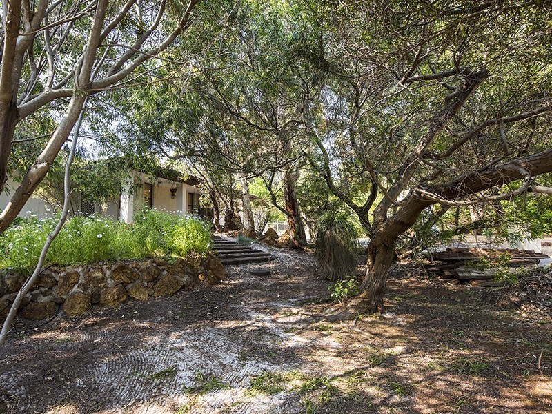 8 Wallaba Way, Lesmurdie WA 6076