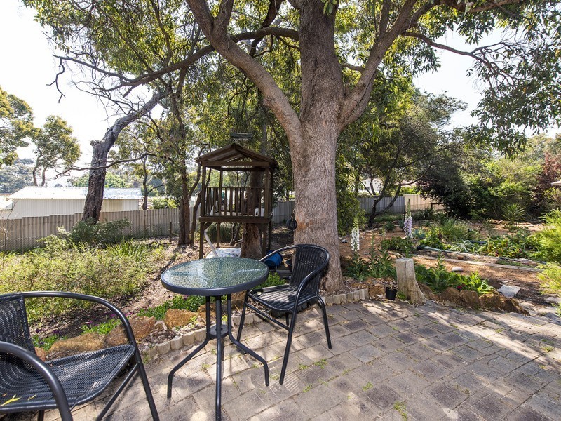 8 Wallaba Way, Lesmurdie WA 6076