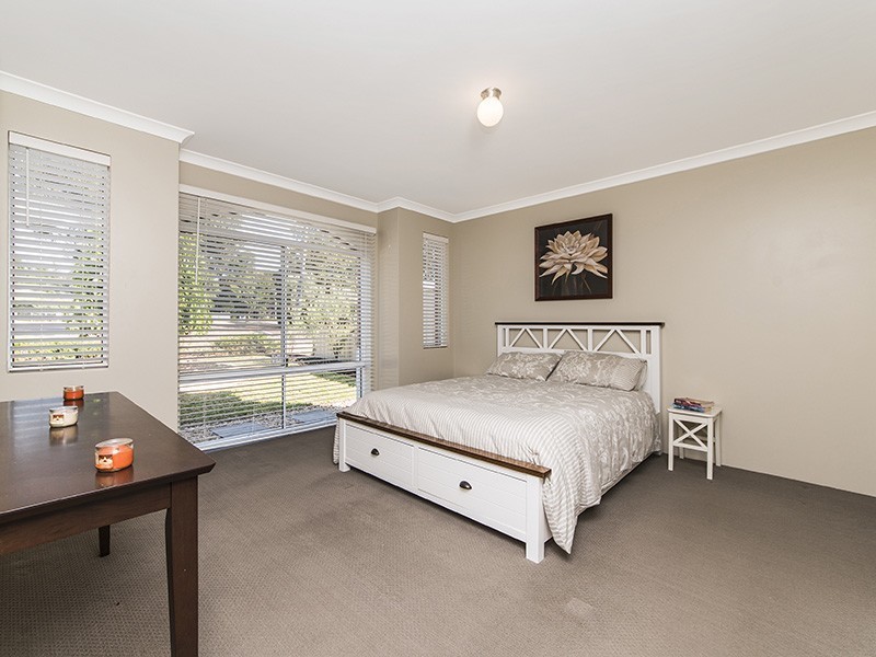4 Pimelea Street, Maida Vale WA 6057