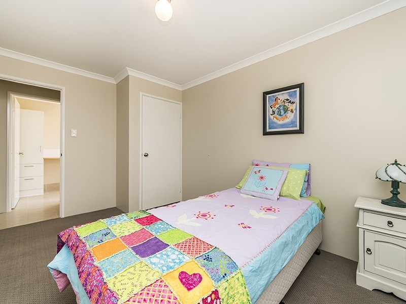 4 Pimelea Street, Maida Vale WA 6057
