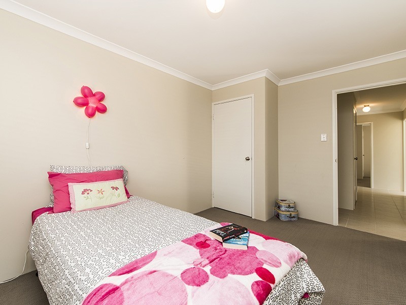 4 Pimelea Street, Maida Vale WA 6057