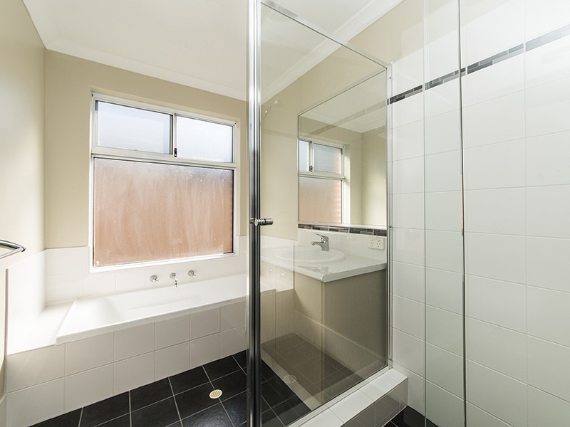 4 Pimelea Street, Maida Vale WA 6057