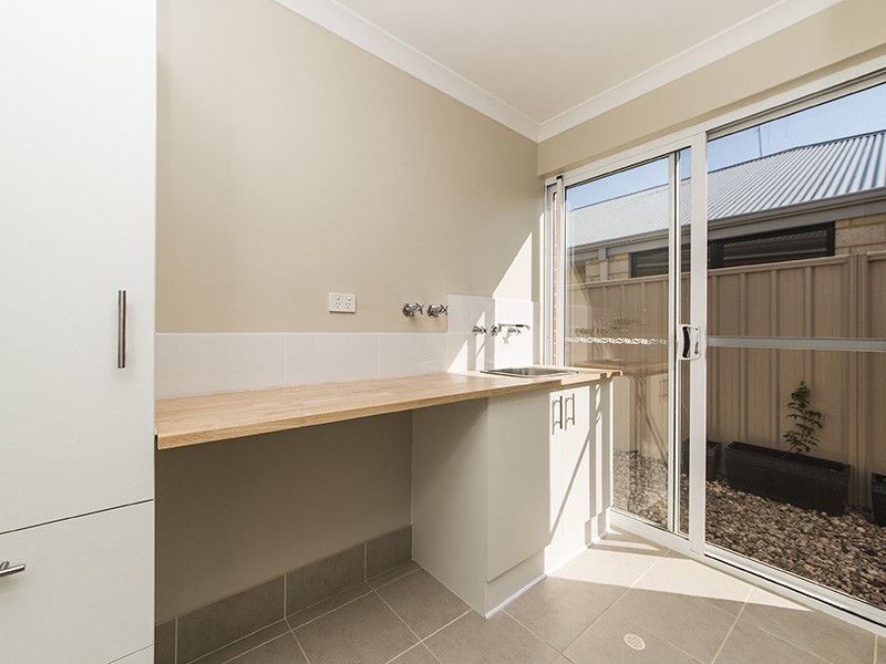 4 Pimelea Street, Maida Vale WA 6057