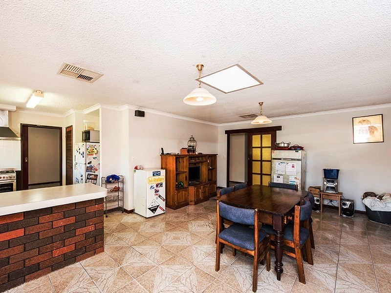 8 Meda Court, Gosnells WA 6110