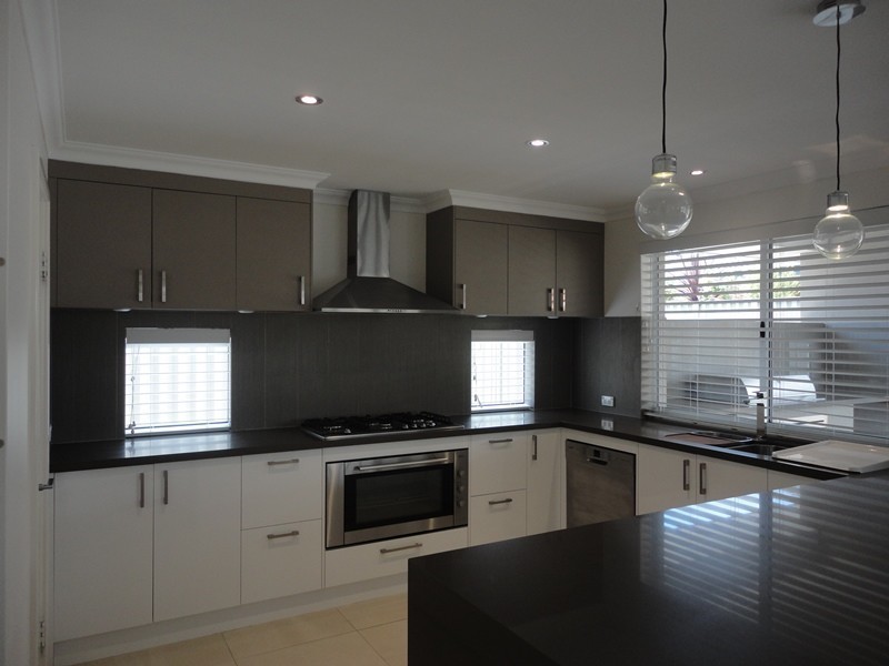 112 Piara Drive, Piara Waters WA 6112