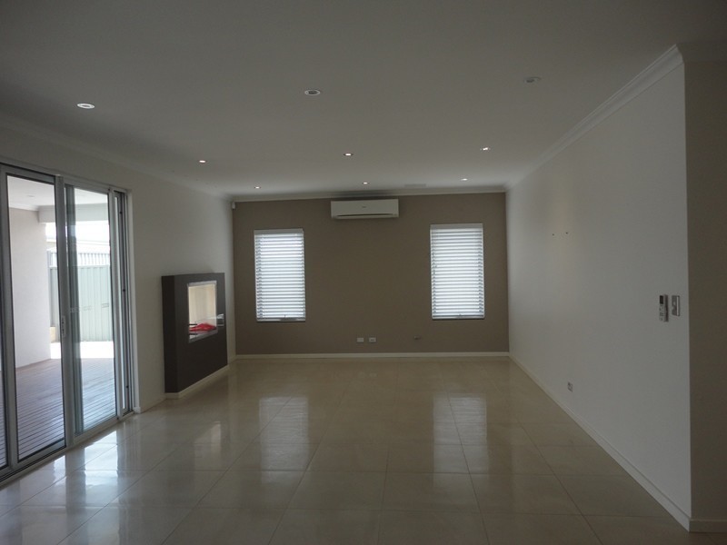 112 Piara Drive, Piara Waters WA 6112