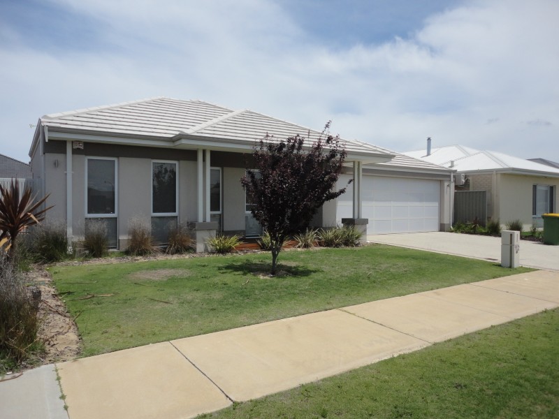112 Piara Drive, Piara Waters WA 6112