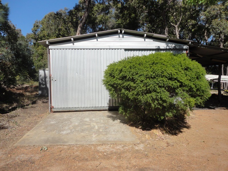 1 Wallis Lane, Lesmurdie WA 6076