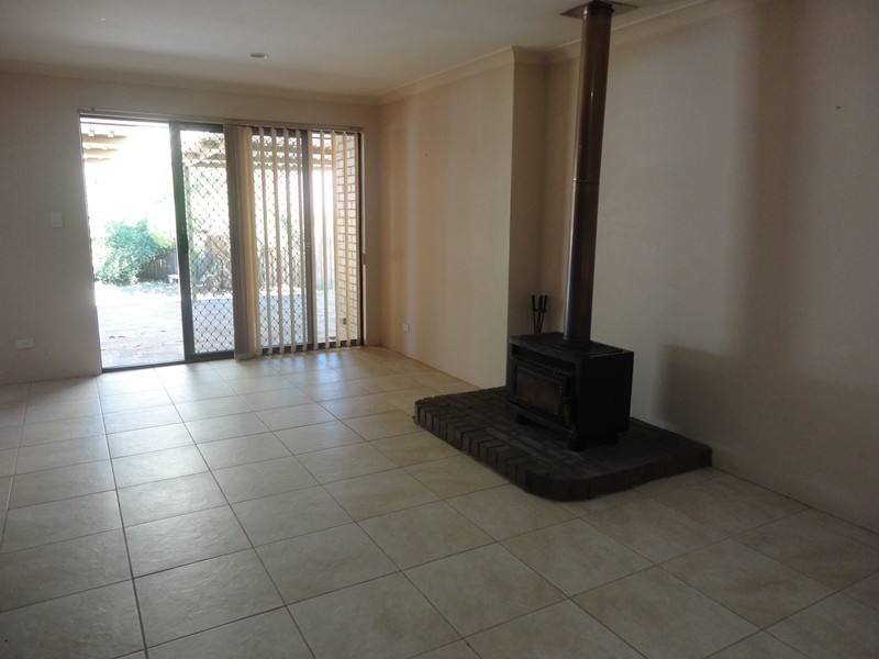 1 Wallis Lane, Lesmurdie WA 6076
