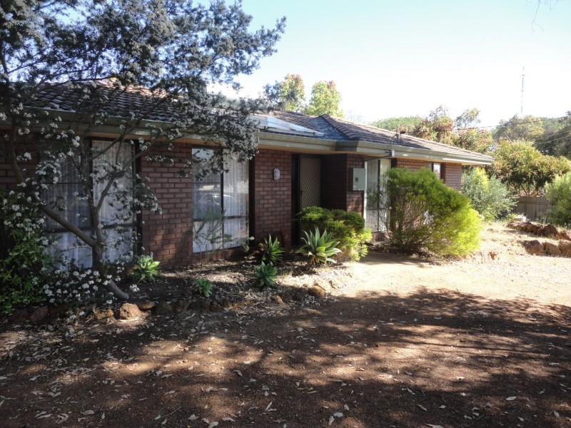 1 Wallis Lane, Lesmurdie WA 6076