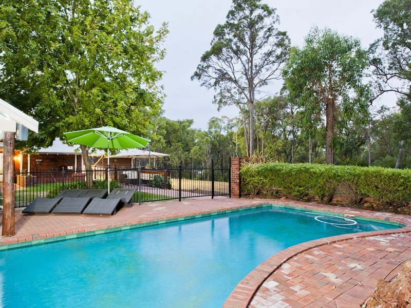 109 Kawina Road, Bickley WA 6076