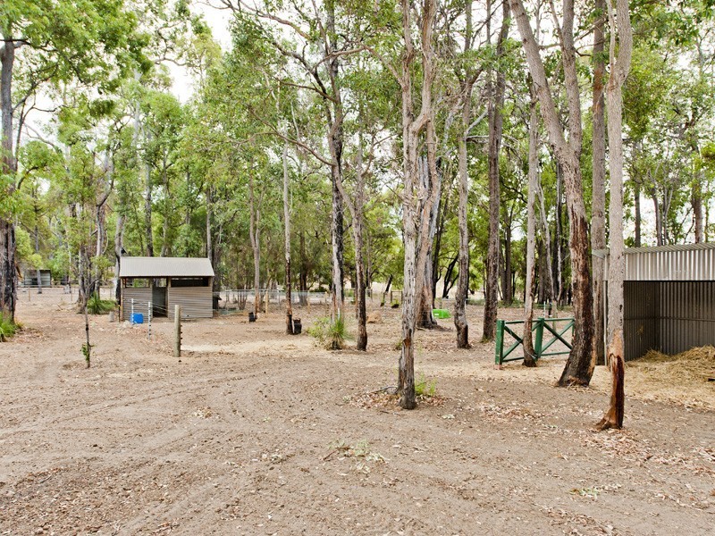 109 Kawina Road, Bickley WA 6076