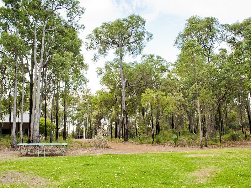 109 Kawina Road, Bickley WA 6076