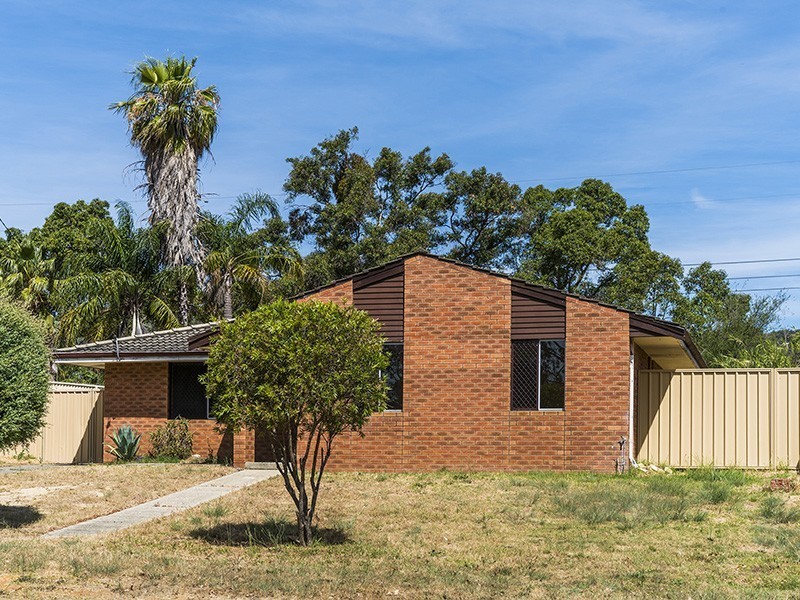 9 Moira Avenue, Forrestfield WA 6058