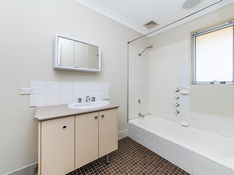 9 Moira Avenue, Forrestfield WA 6058