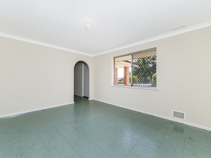 9 Moira Avenue, Forrestfield WA 6058