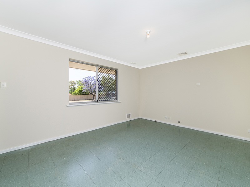 9 Moira Avenue, Forrestfield WA 6058