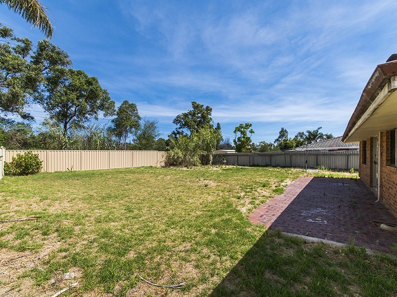9 Moira Avenue, Forrestfield WA 6058