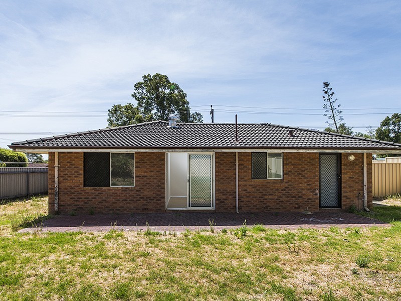 9 Moira Avenue, Forrestfield WA 6058