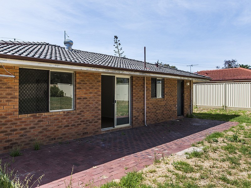 9 Moira Avenue, Forrestfield WA 6058