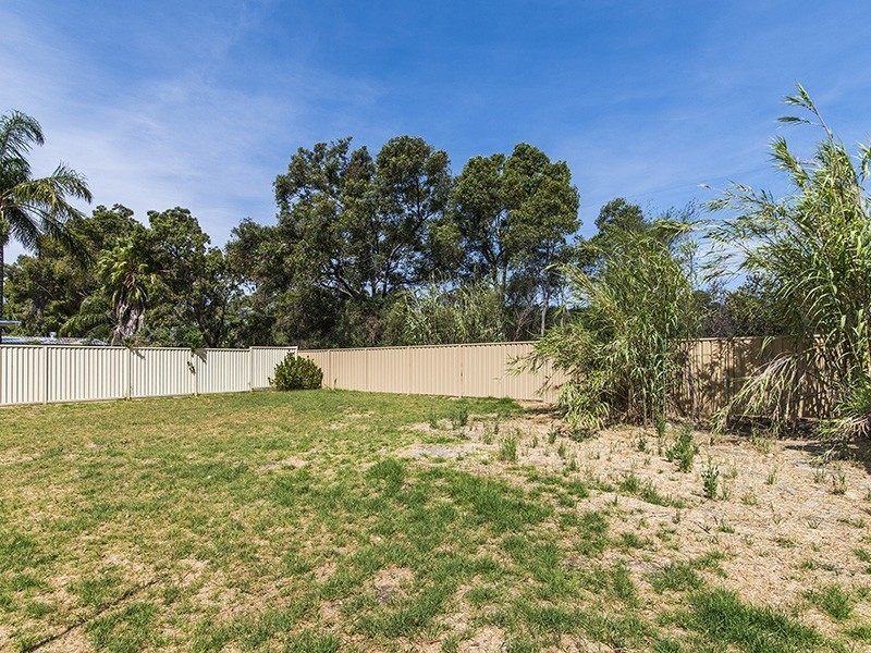 9 Moira Avenue, Forrestfield WA 6058