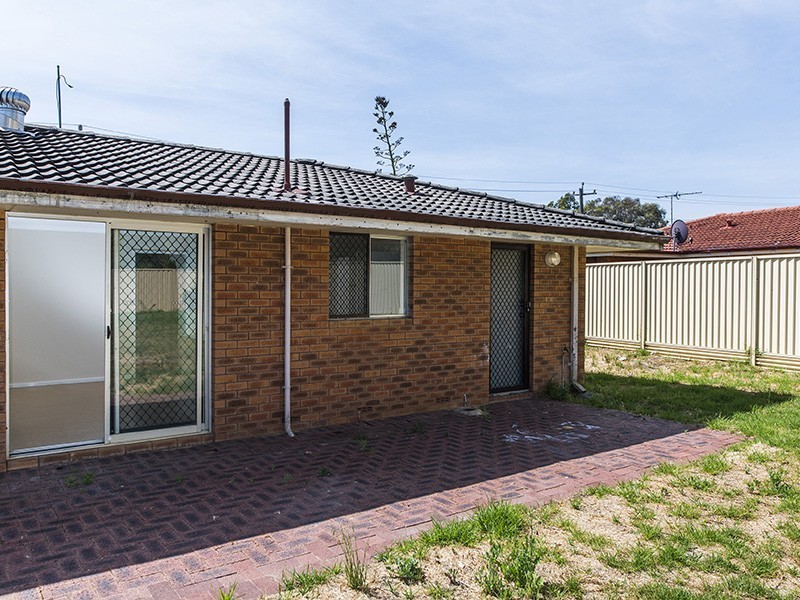 9 Moira Avenue, Forrestfield WA 6058