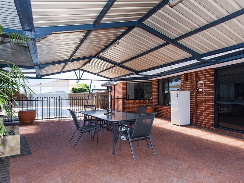 22 Winton Crescent, High Wycombe WA 6057