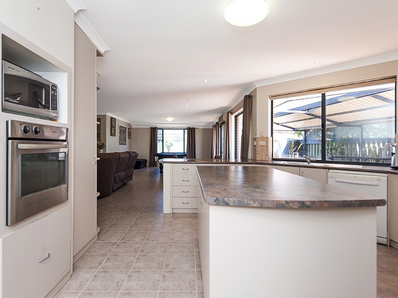 22 Winton Crescent, High Wycombe WA 6057