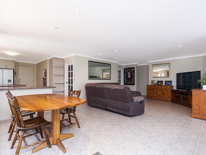 22 Winton Crescent, High Wycombe WA 6057