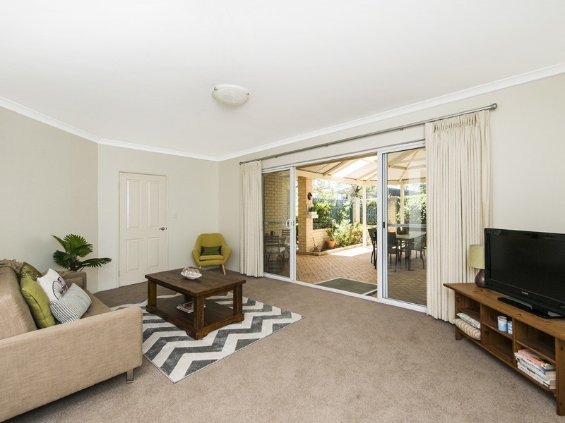 1/17 Heath Road, Kalamunda WA 6076