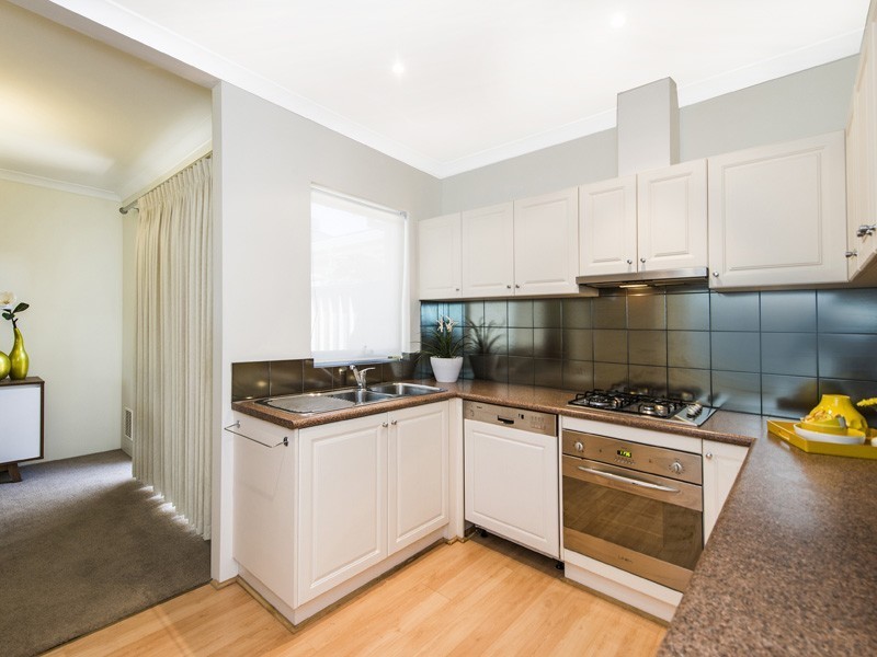 1/17 Heath Road, Kalamunda WA 6076