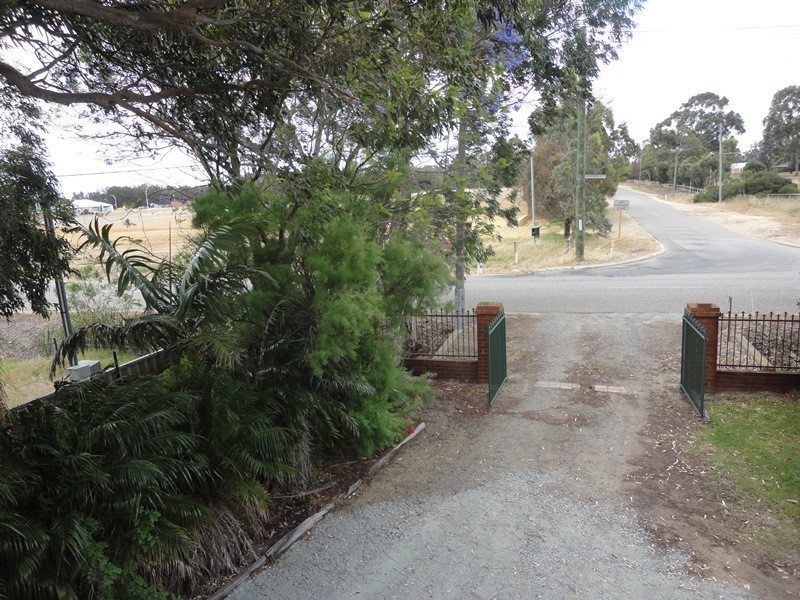 1272 Rowley Road, Darling Downs WA 6122